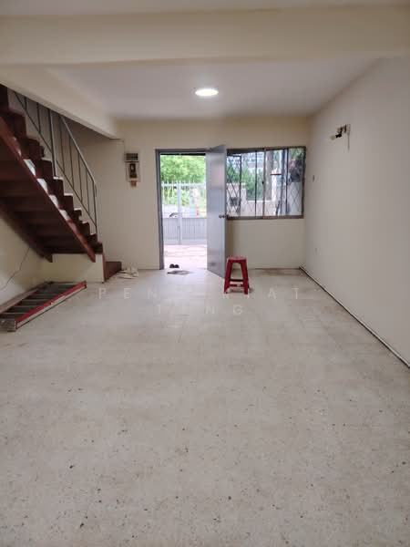 2.5-storey Terraced House for Sale in Taman Seri Kepong (Kepong) - Peng Kiat Tang - Entrance - PropertyGuru.com.my