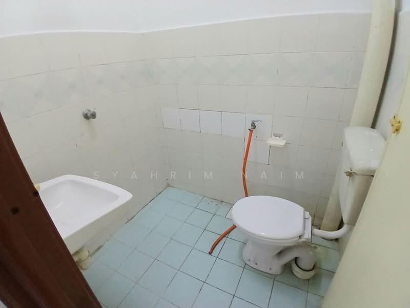 Rumah Teres 2 Tingkat untuk Dijual di Bandar Puncak Alam (Puncak Alam) - Syahrim Naim - Bathroom - PropertyGuru.com.my