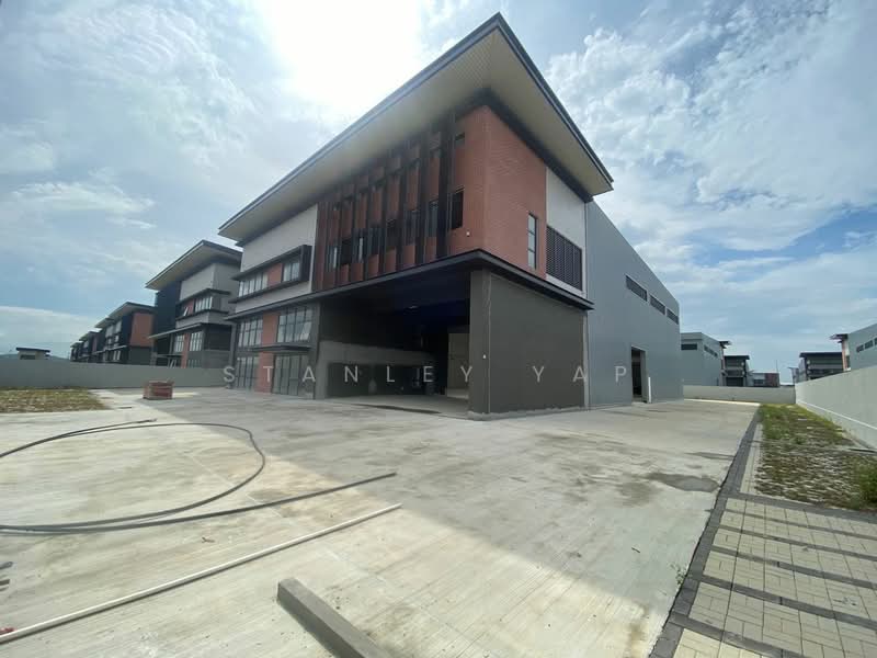 Warehouse for Rent in Sungai Buloh (Selangor) - Stanley Yap - Exterior - PropertyGuru.com.my