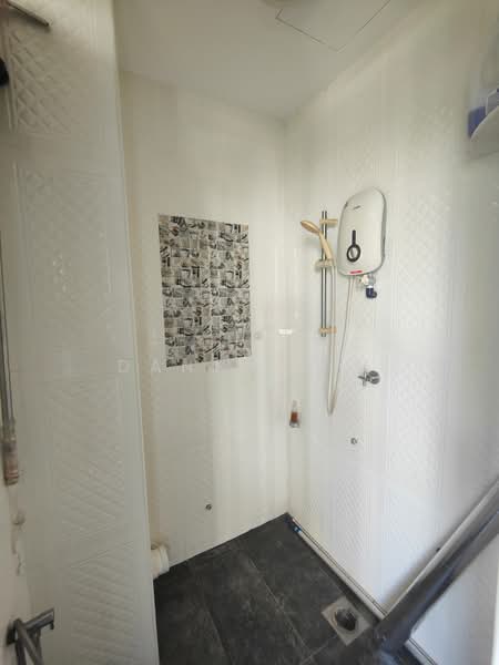 Pangsapuri untuk Disewa di Sri Tanjung Apartment - Danny Lim - Bathroom - PropertyGuru.com.my