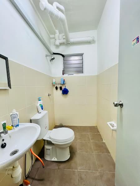 Pangsapuri untuk Dijual di Pangsapuri Seri Utama - Ilman Nahri - Bathroom - PropertyGuru.com.my
