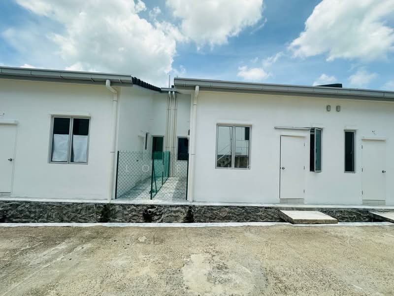1-storey Terraced House for Rent in Bandar Sri Sendayan (Negeri Sembilan) - Cloie Chow - Exterior - PropertyGuru.com.my