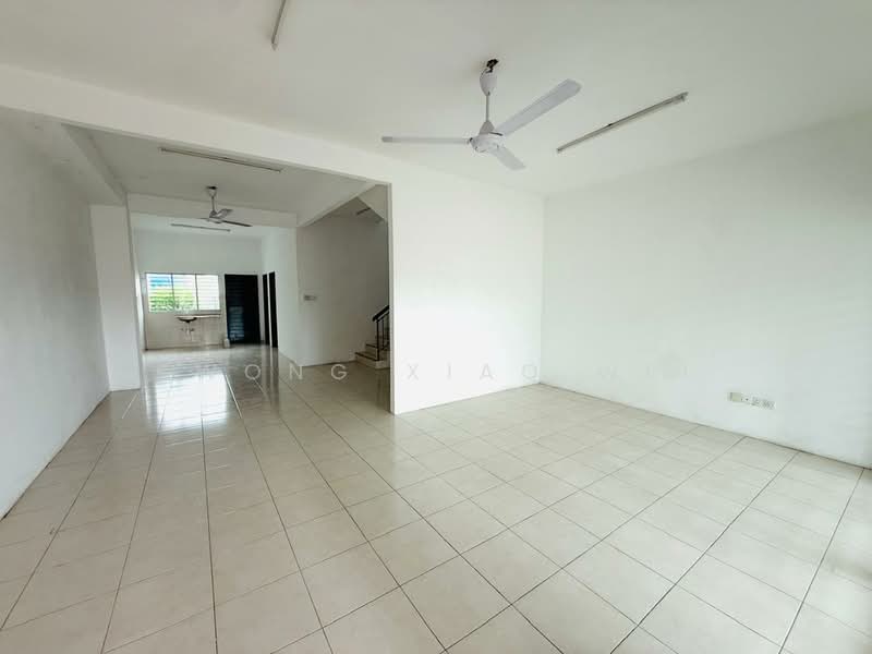 Rumah Teres 2 Tingkat untuk Dijual di Taman Scientex Rawang (Rawang) - Kwong Xiao Wei - Living Room - PropertyGuru.com.my