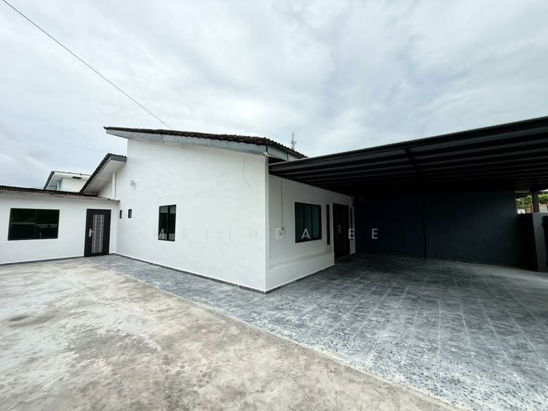 Rumah Berkembar untuk Dijual di Taman Bunga Ros (Tebrau) - Melinda Ee - Exterior - PropertyGuru.com.my