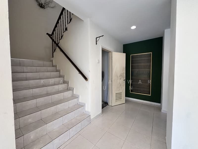 Rumah Berkembar untuk Dijual di Bukit Bandaraya (Shah Alam) - Khairil Anwar Sirajudin - Entrance - PropertyGuru.com.my