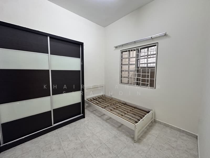 Rumah Berkembar untuk Dijual di Bukit Bandaraya (Shah Alam) - Khairil Anwar Sirajudin - Bedroom - PropertyGuru.com.my