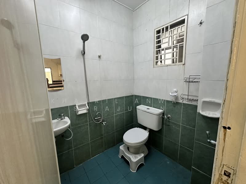 Rumah Berkembar untuk Dijual di Bukit Bandaraya (Shah Alam) - Khairil Anwar Sirajudin - Bathroom - PropertyGuru.com.my