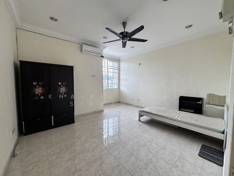 Rumah Berkembar untuk Dijual di Bukit Bandaraya (Shah Alam) - Khairil Anwar Sirajudin - Bedroom - PropertyGuru.com.my