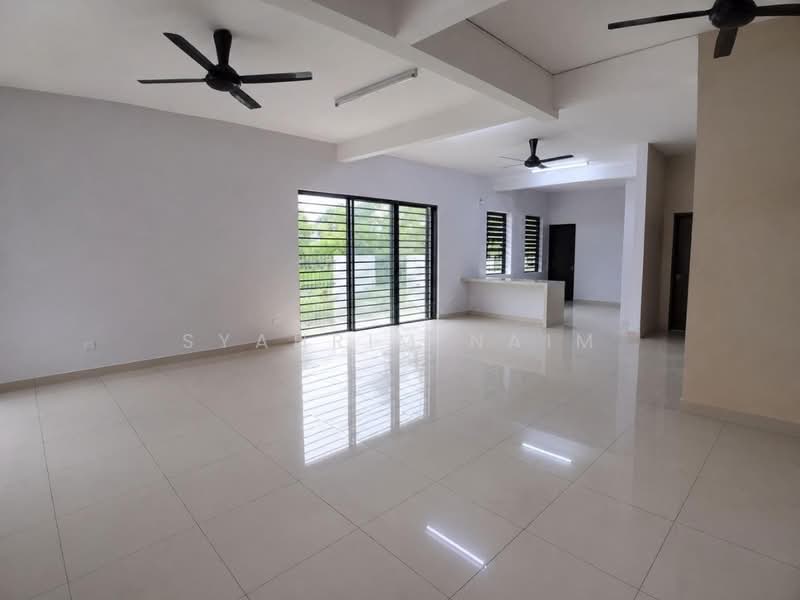 Rumah Teres untuk Dijual di Aman Putri (Sungai Buloh) - Syahrim Naim - Living Room - PropertyGuru.com.my