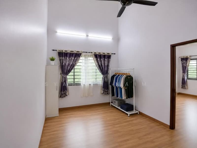 Rumah Teres untuk Dijual di Aman Putri (Sungai Buloh) - Syahrim Naim - Bedroom - PropertyGuru.com.my