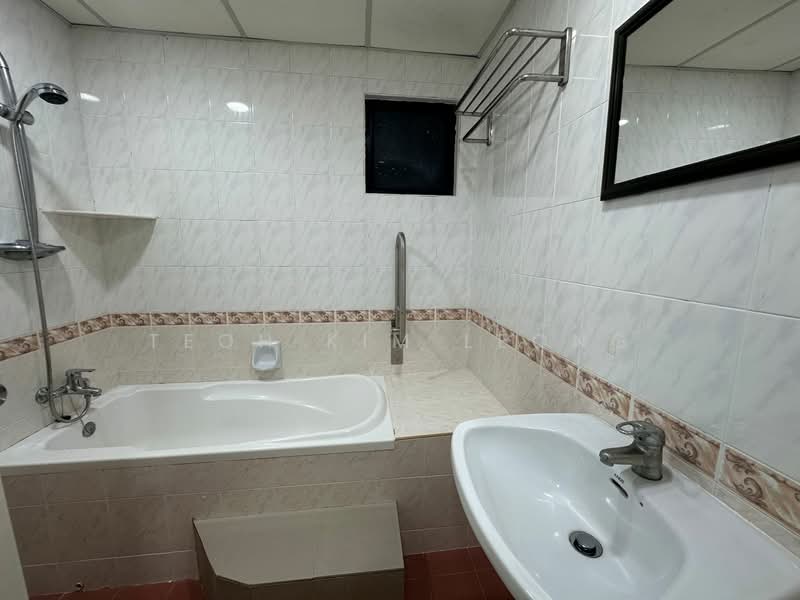 Apartment for Rent at Parkview Towers - Teoh Kim Leong - Bathroom - PropertyGuru.com.my
