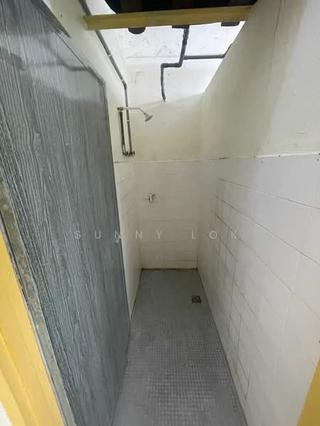 Rumah Flat untuk Dijual di Taman Belibis - Sunny Lok - Bathroom - PropertyGuru.com.my