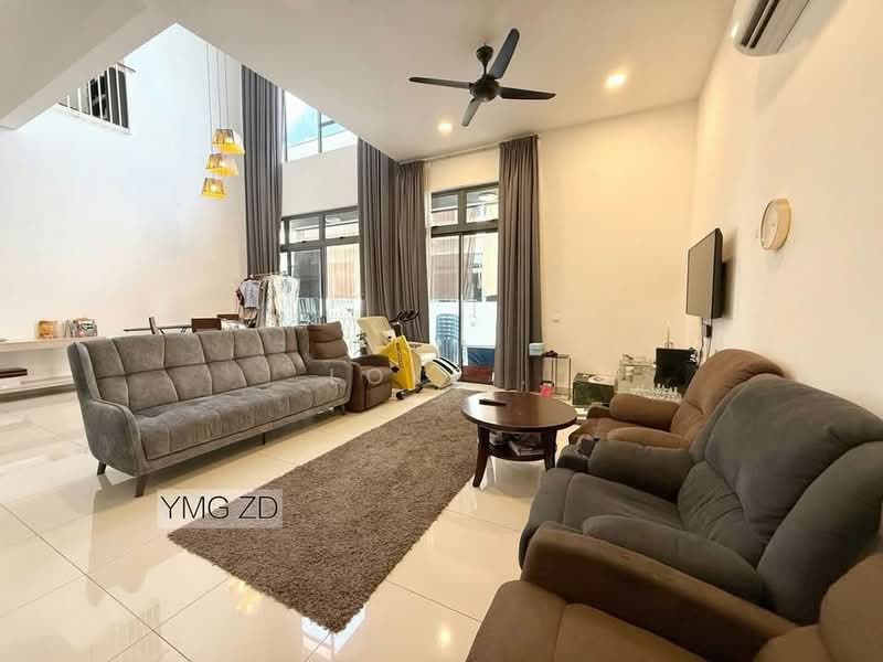 Rumah Berkembar untuk Dijual di Setia Alam (Selangor) - Loke . - Living Room - PropertyGuru.com.my