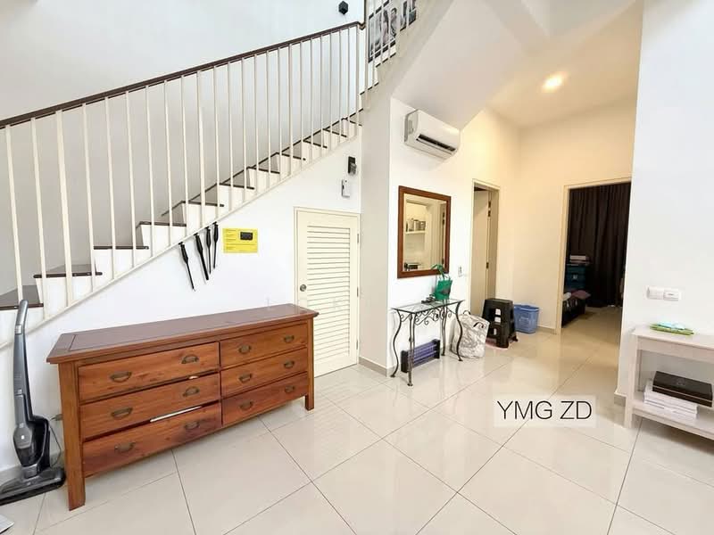 Rumah Berkembar untuk Dijual di Setia Alam (Selangor) - Loke . - Entrance - PropertyGuru.com.my