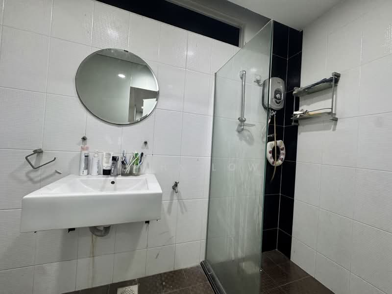Rumah Banglo untuk Disewa di Taman Putri Kulai (Kulai) - John Low - Bathroom - PropertyGuru.com.my