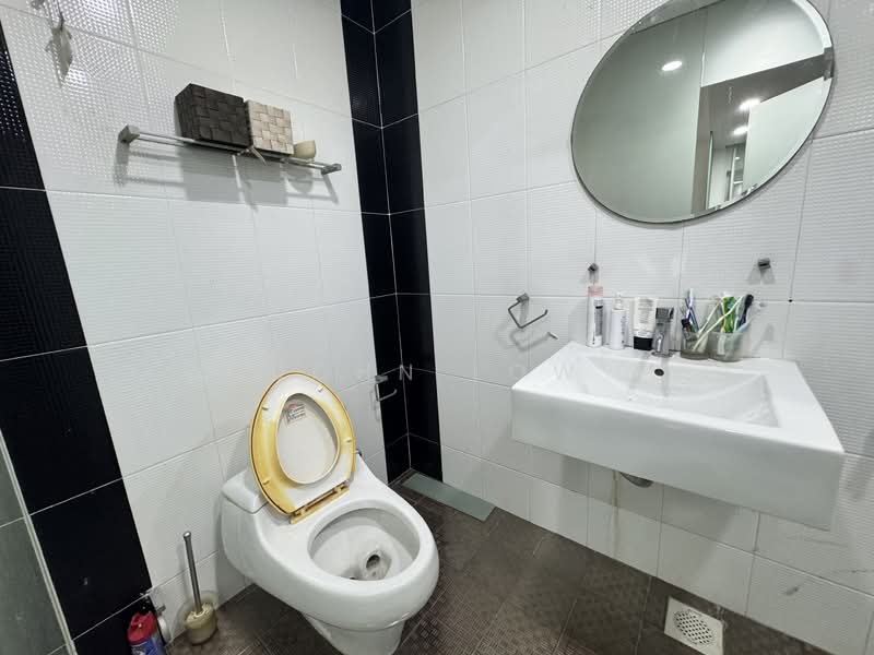 Rumah Banglo untuk Disewa di Taman Putri Kulai (Kulai) - John Low - Bathroom - PropertyGuru.com.my