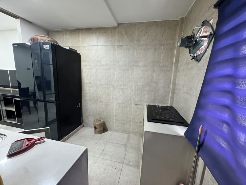 Rumah Banglo untuk Disewa di Taman Putri Kulai (Kulai) - John Low - Kitchen - PropertyGuru.com.my