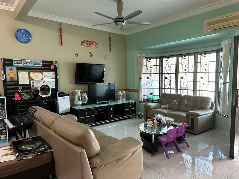 2-storey Terraced House for Rent in Taman Bukit Segar (Cheras) - Chin Thong Pan - Living Room - PropertyGuru.com.my