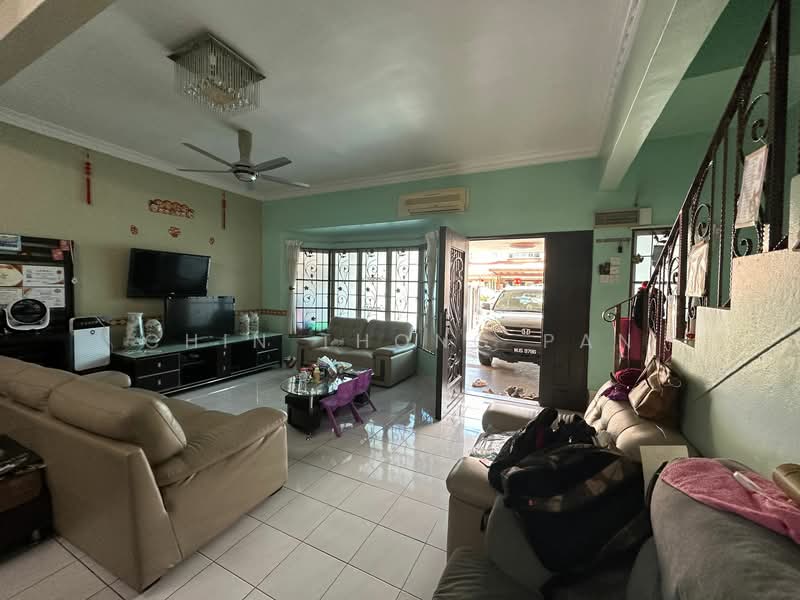2-storey Terraced House for Rent in Taman Bukit Segar (Cheras) - Chin Thong Pan - Living Room - PropertyGuru.com.my