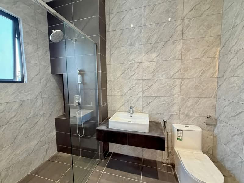 Rumah Berkembar untuk Dijual di Eco Ardence (Setia Alam) - Loke . - Bathroom - PropertyGuru.com.my