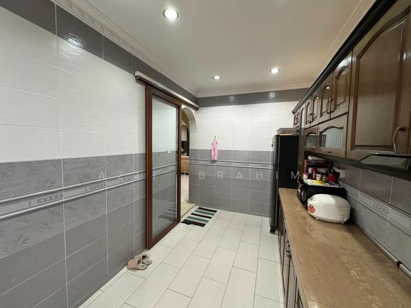 2-storey Terraced House for Sale in Seksyen 23 (Shah Alam) - Azli Ibrahim - Kitchen - PropertyGuru.com.my