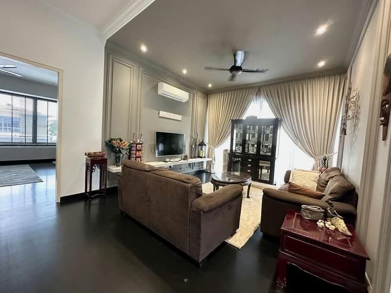 Semi-Detached House for Sale in Setia Alam (Selangor) - Loke . - Living Room - PropertyGuru.com.my