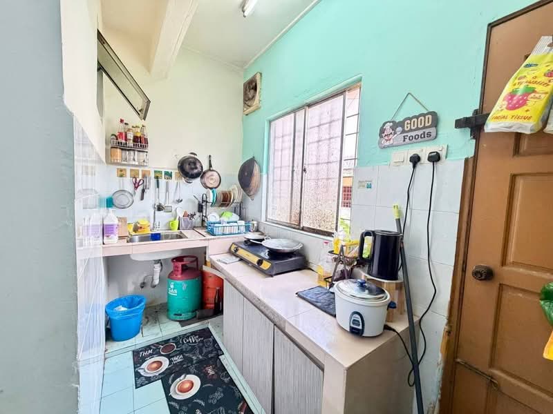 Rumah Teres 2 Tingkat untuk Dijual di Taman Bukit Tiram (Ulu Tiram) - Darren Ho - Kitchen - PropertyGuru.com.my