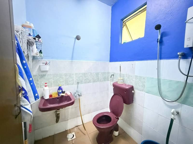 Rumah Teres 2 Tingkat untuk Dijual di Taman Bukit Tiram (Ulu Tiram) - Darren Ho - Bathroom - PropertyGuru.com.my