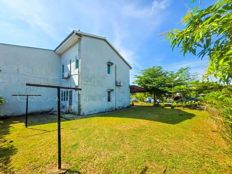 2-storey Terraced House for Sale in Seksyen 17 (Shah Alam) - Azli Ibrahim - Exterior - PropertyGuru.com.my