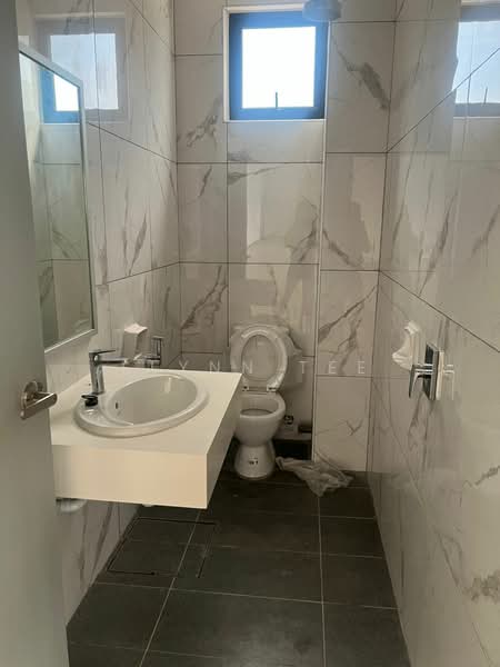 Factory for Sale in Bukit Minyak (Penang) - Elynn Tee - Bathroom - PropertyGuru.com.my