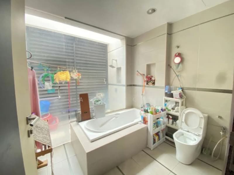 Rumah Berkembar untuk Dijual di Shah Alam (Selangor) - Jason Ooi - Bathroom - PropertyGuru.com.my