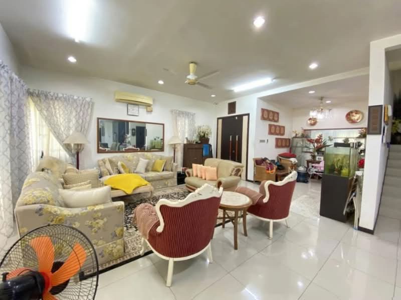 Semi-Detached House for Sale in Shah Alam (Selangor) - Nobeille Chung - Living Room - PropertyGuru.com.my