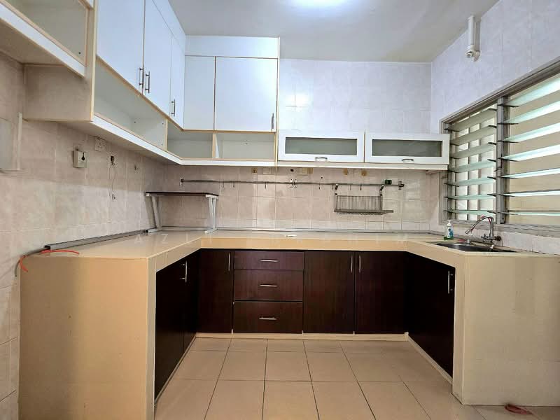 Apartment for Sale at Crystal Tower (Pangsapuri Kristal) - Azli Ibrahim - Kitchen - PropertyGuru.com.my