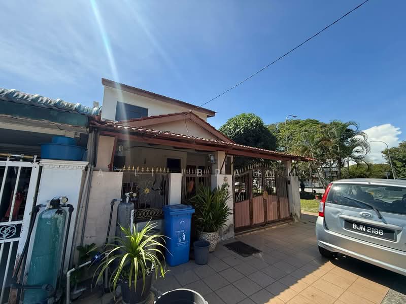 2-storey Terraced House for Sale in Seksyen 24 (Shah Alam) - Azli Ibrahim - Exterior - PropertyGuru.com.my