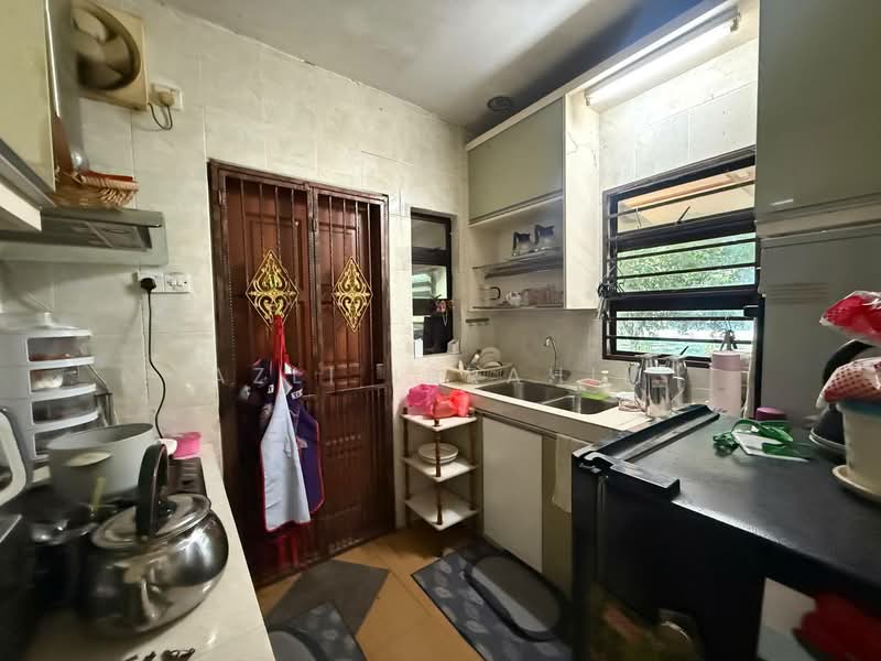 2-storey Terraced House for Sale in Seksyen 24 (Shah Alam) - Azli Ibrahim - Kitchen - PropertyGuru.com.my
