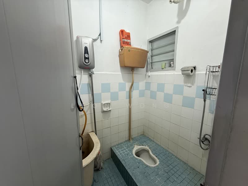 2-storey Terraced House for Rent in Taman Jati (Rawang) - LEON WONG - Bathroom - PropertyGuru.com.my