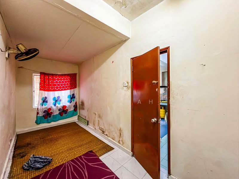 2-storey Terraced House for Sale in Usj 12 (Subang Jaya) - Azli Ibrahim - Interior - PropertyGuru.com.my