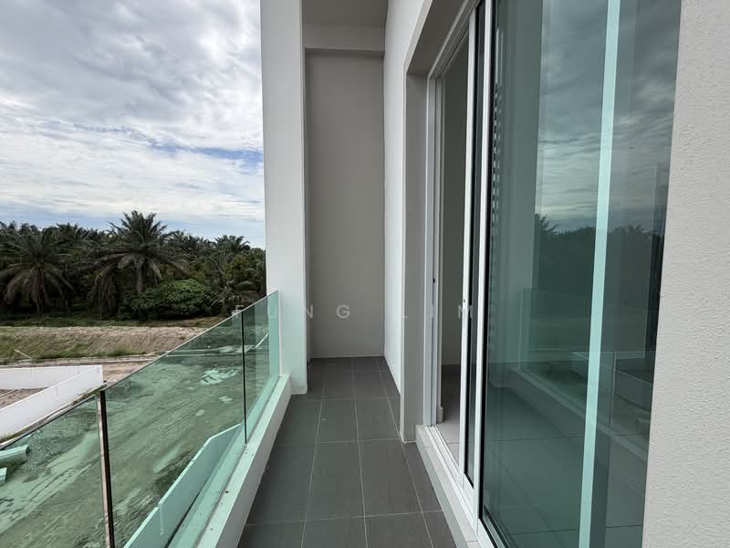 3-storey Terraced House for Sale in Jawi (Nibong Tebal) - Fung Lim - Balcony - PropertyGuru.com.my