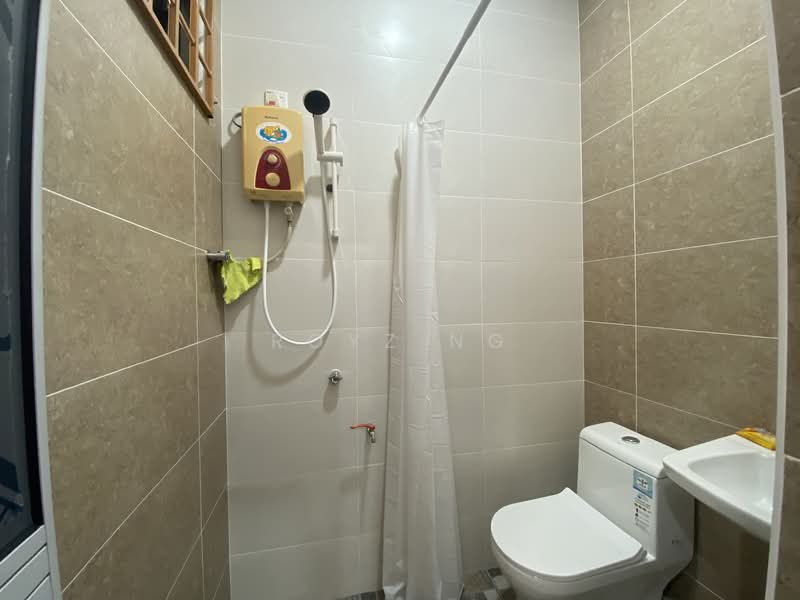 Rumah Teres 1 Tingkat untuk Dijual di Taman Bukit Jaya (Ulu Tiram) - Royz Ng - Bathroom - PropertyGuru.com.my