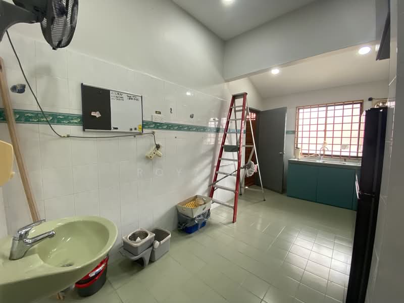 Rumah Teres 1 Tingkat untuk Dijual di Taman Bukit Jaya (Ulu Tiram) - Royz Ng - Kitchen - PropertyGuru.com.my