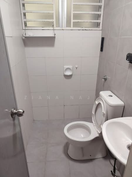 Apartment for Sale at Residensi Warnasari 2 - Ziana Najib - Bathroom - PropertyGuru.com.my