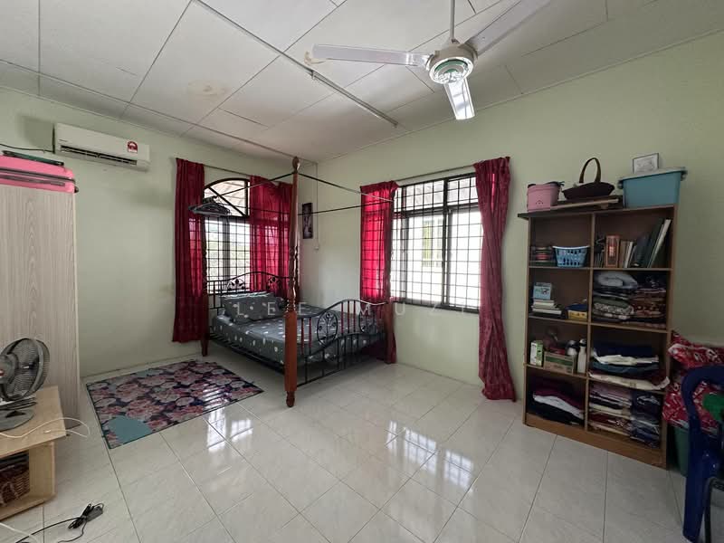 Bungalow for Sale in Buntong (Ipoh) - Lee Muzi - Bedroom - PropertyGuru.com.my
