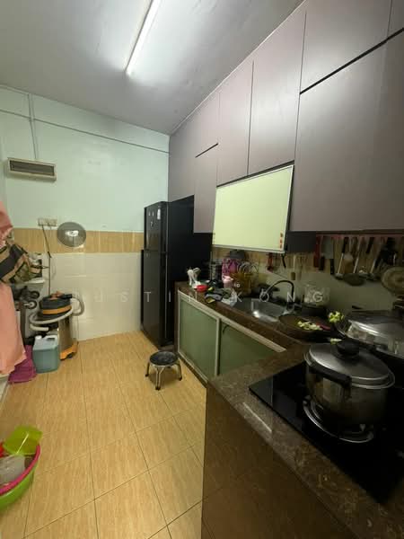 Pangsapuri untuk Dijual di Indah Court Apartment - Justin Kong - Kitchen - PropertyGuru.com.my