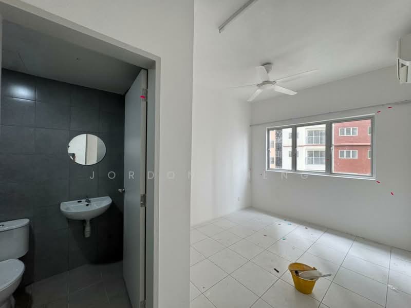 Condominium for Rent at Residensi Sateria - Jordon Cheng - Bathroom - PropertyGuru.com.my