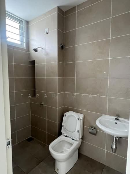Rumah Teres 2 Tingkat untuk Disewa di Bandar Rimbayu (Telok Panglima Garang) - Farah Izzati - Bathroom - PropertyGuru.com.my