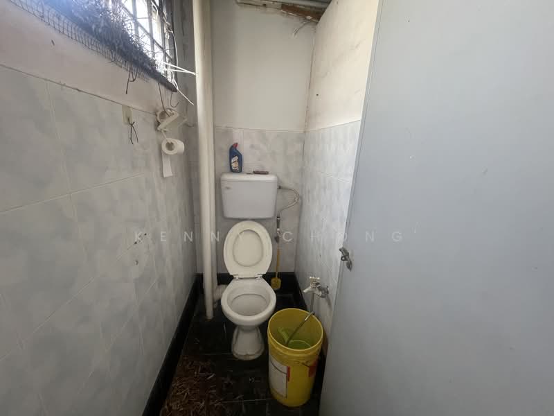 Flat for Sale at Putri Laksamana - Kenny Chong - Bathroom - PropertyGuru.com.my
