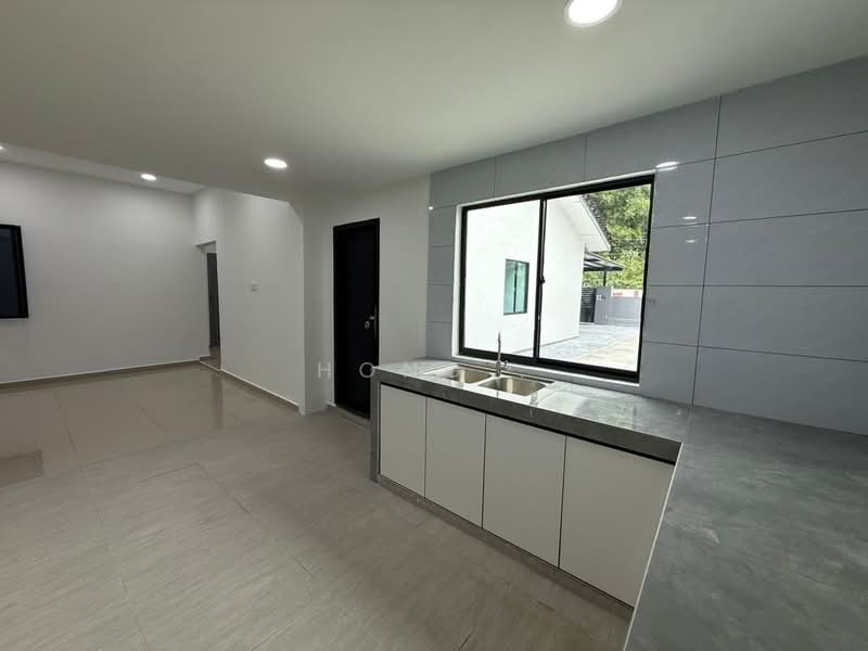 Rumah Berkembar untuk Dijual di Taman Bunga Ros (Tebrau) - Hong . - Kitchen - PropertyGuru.com.my