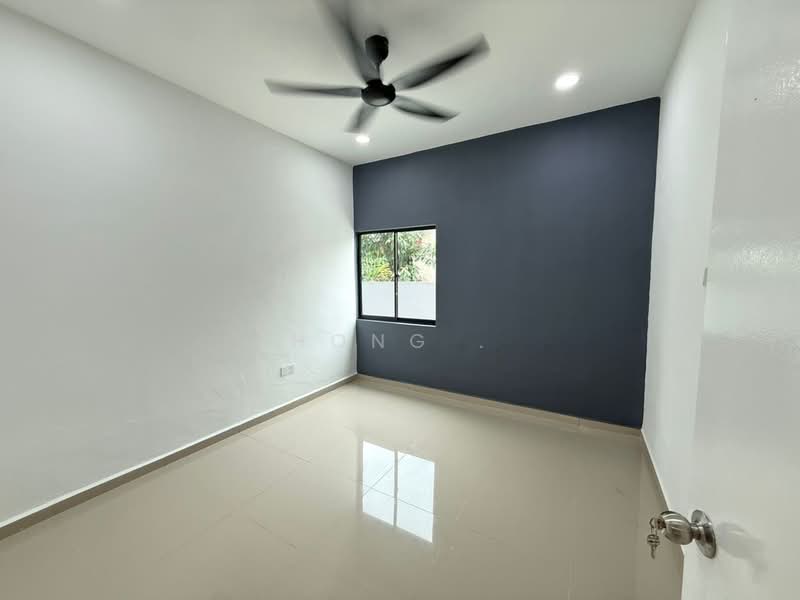Rumah Berkembar untuk Dijual di Taman Bunga Ros (Tebrau) - Hong . - Bedroom - PropertyGuru.com.my