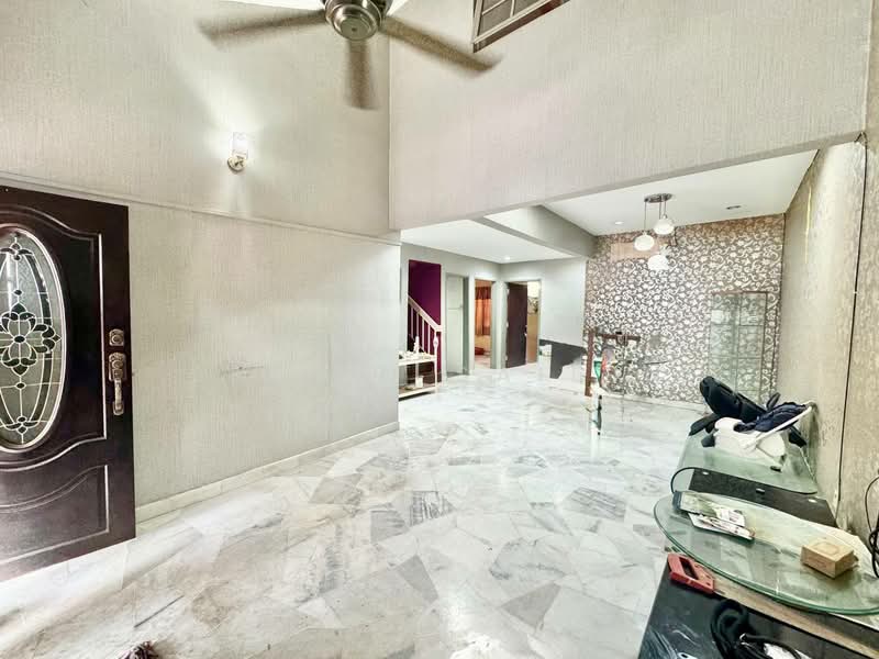 1.5-storey Terraced House for Sale in Usj 2 (Subang Jaya) - Shiqin Saidin - Living Room - PropertyGuru.com.my