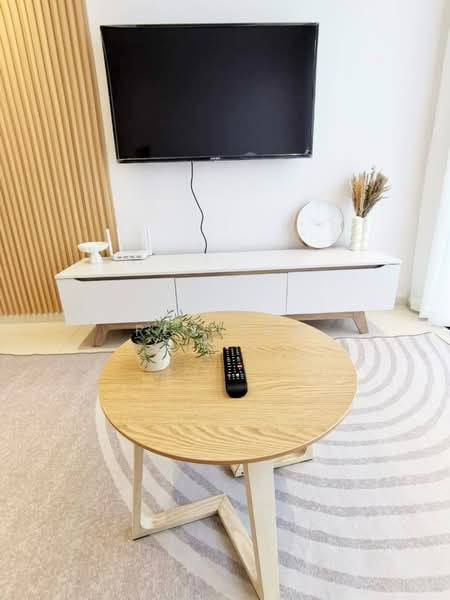 Servis Apartment untuk Disewa di Sunway Velocity TWO - Rex Tan - Living Room - PropertyGuru.com.my